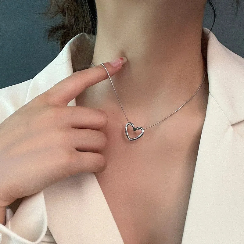 Fashion Jewelry Tainless Steel Twist Hollow Heart Pendant Necklace For Women Spicy Girls Simple Clavicle Chain Jewelry Gift